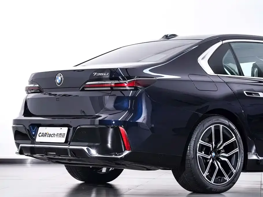 BMW 7 Series — фото 10
