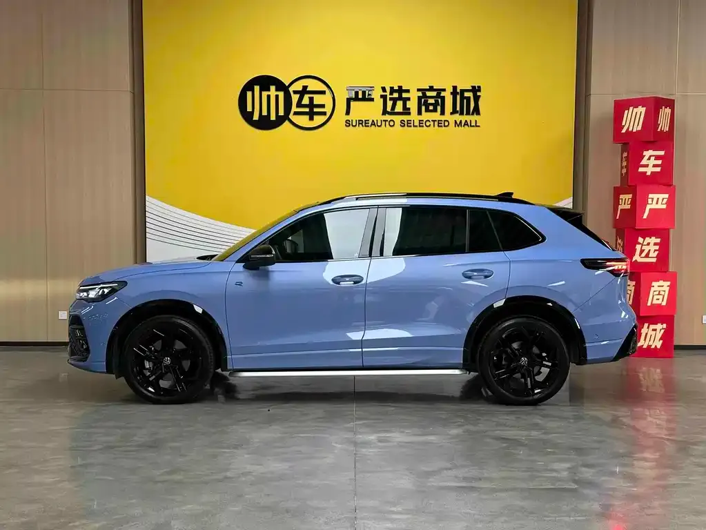 Volkswagen Tiguan L — фото 10