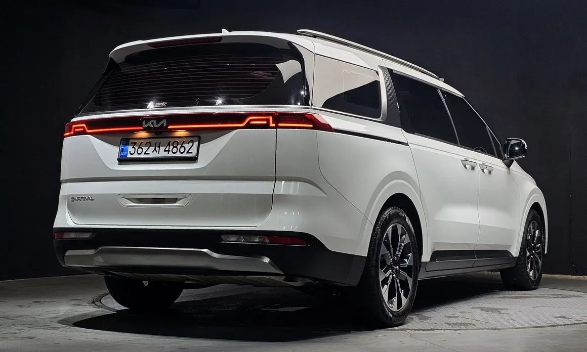 Kia Carnival — фото 10