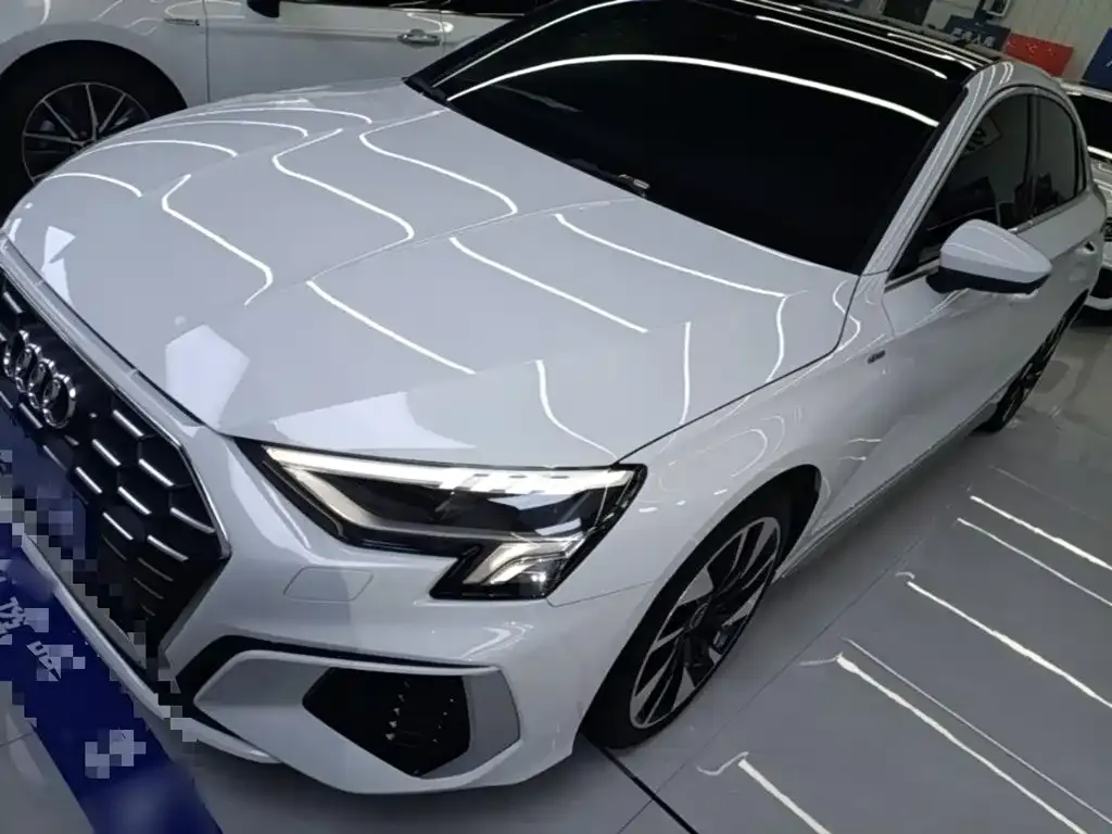 Audi A3 — фото 1