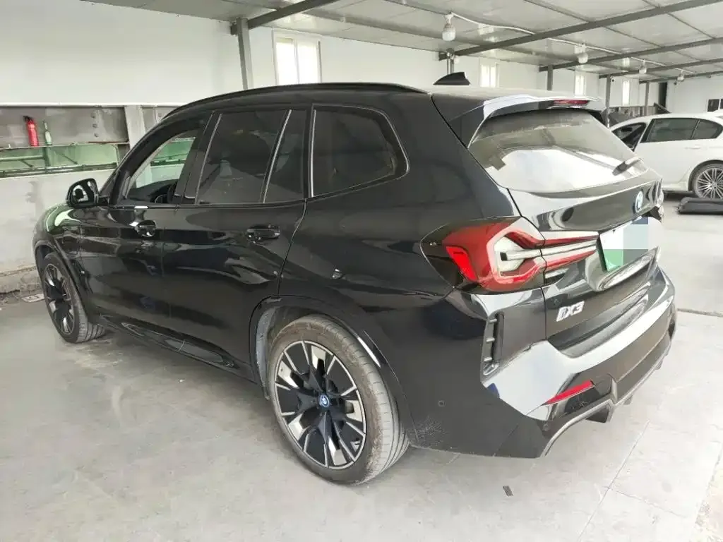 BMW iX3 — фото 5