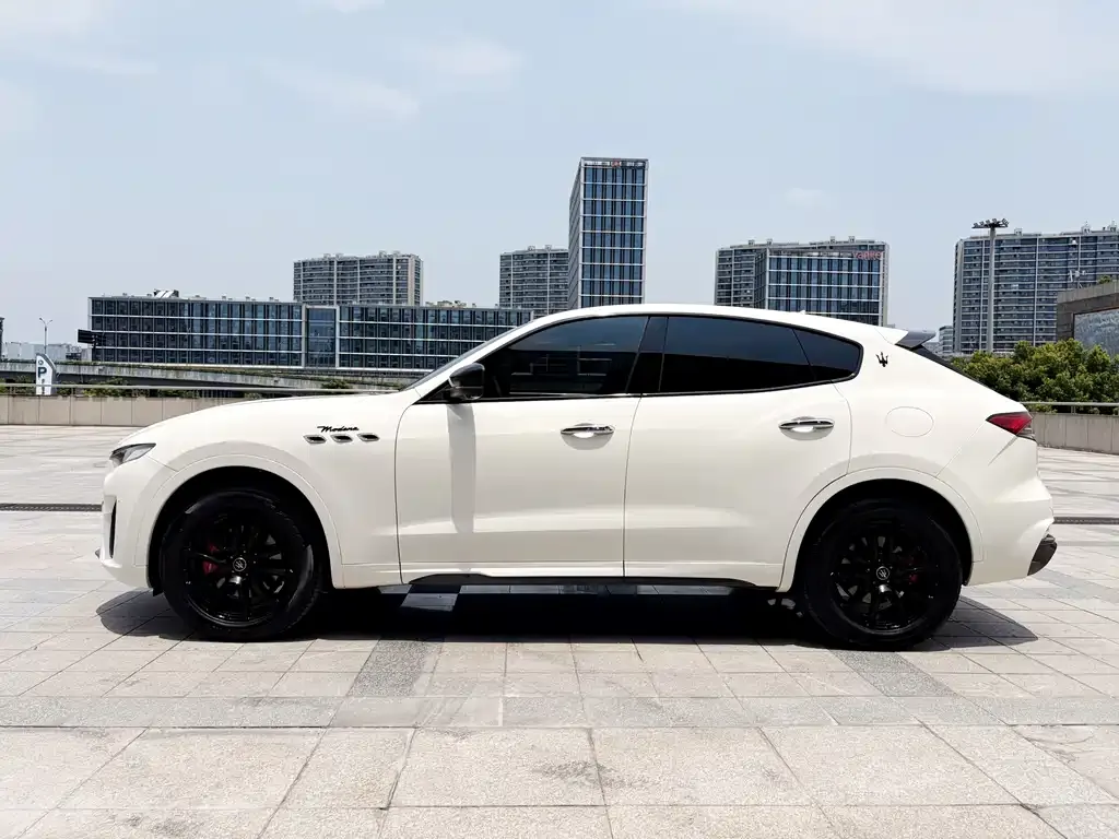 Maserati Levante — фото 5