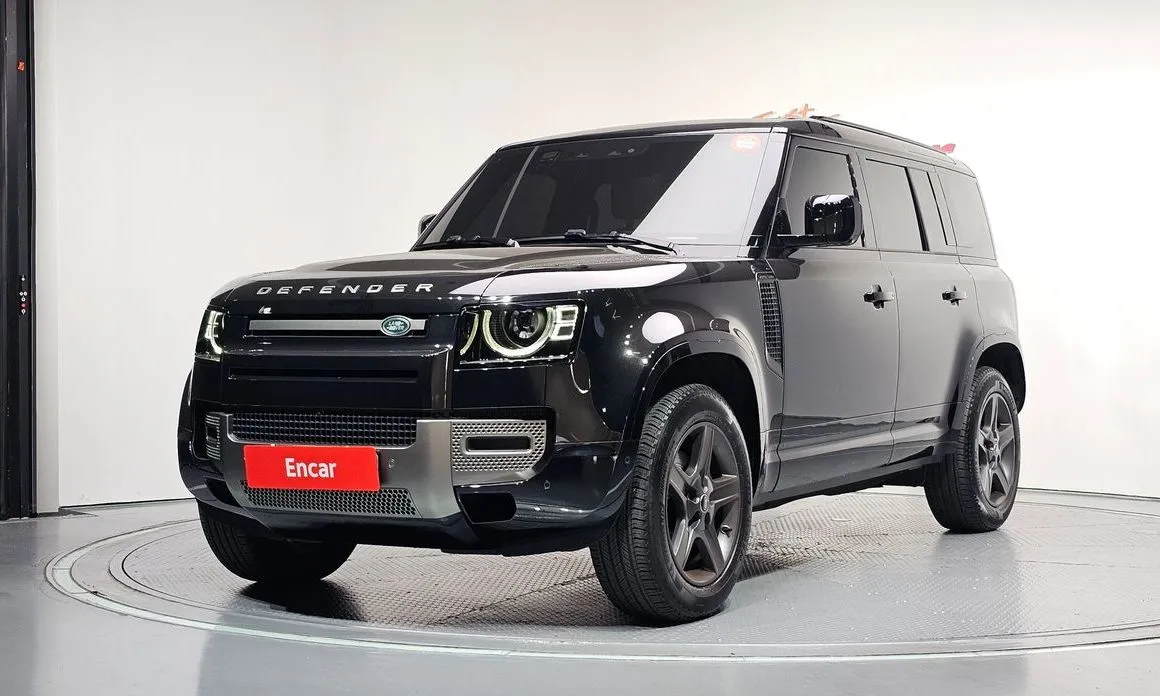 Land Rover Defender — фото 1