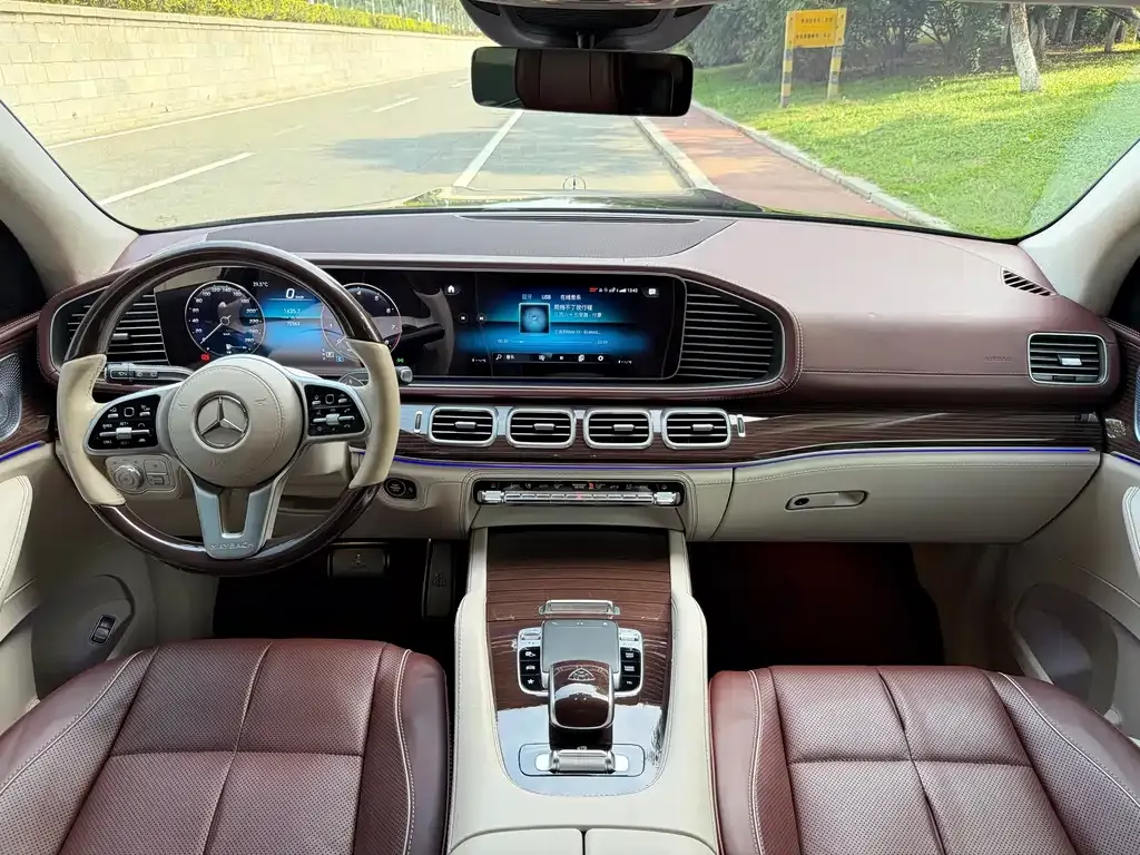 Mercedes-Benz GLS — фото 6