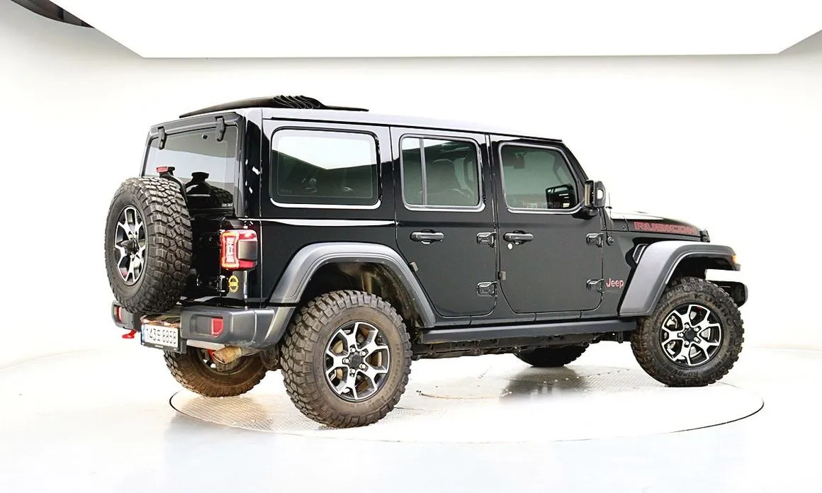 Jeep Wrangler — фото 10