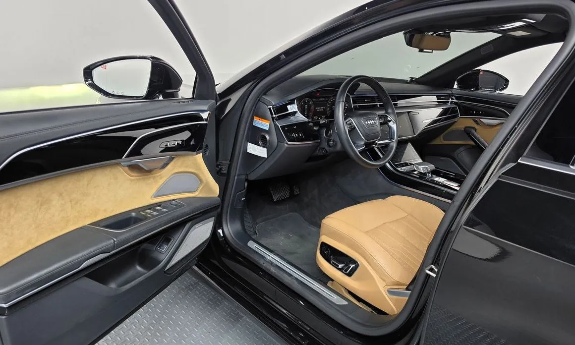 Audi A8 — фото 10