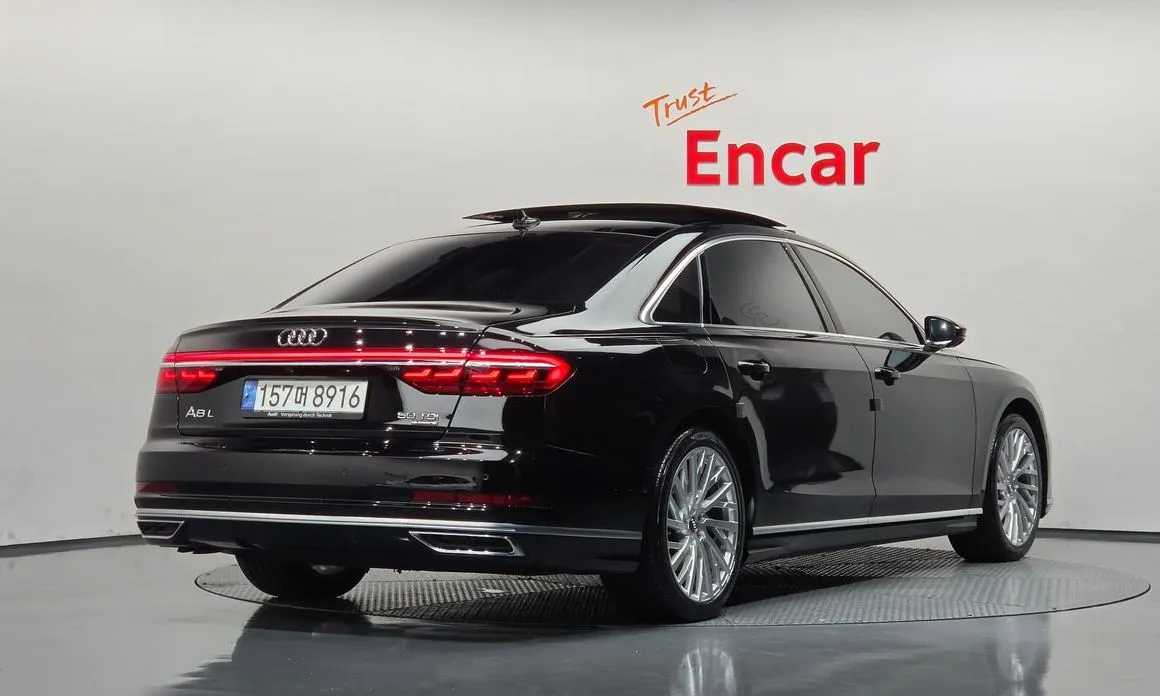 Audi A8 — фото 7