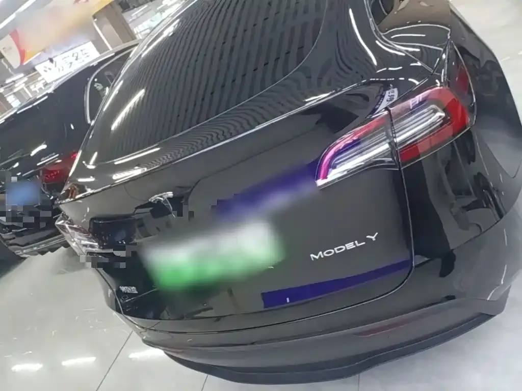 Tesla Model Y — фото 7