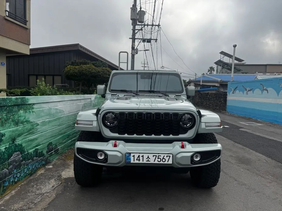 Jeep Wrangler — фото 1