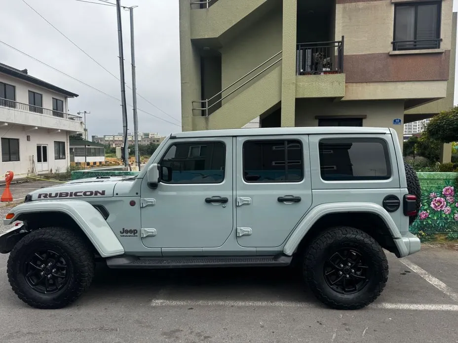 Jeep Wrangler — фото 9