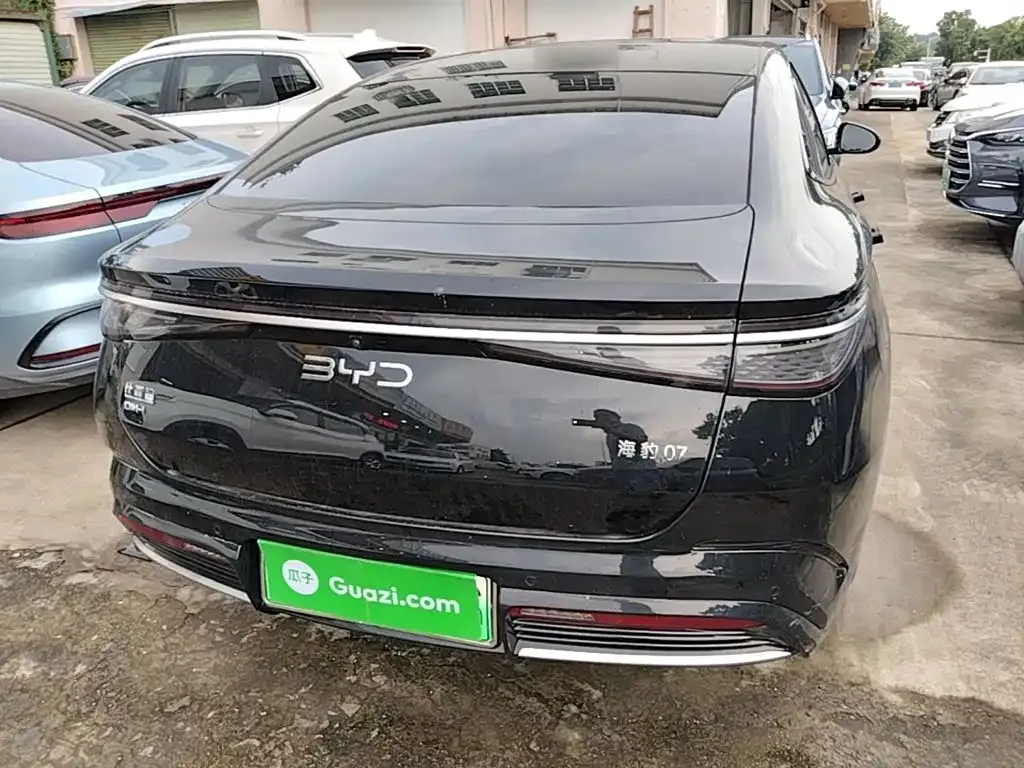BYD Seal 07 DM-i — фото 10