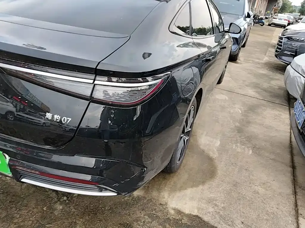 BYD Seal 07 DM-i — фото 8