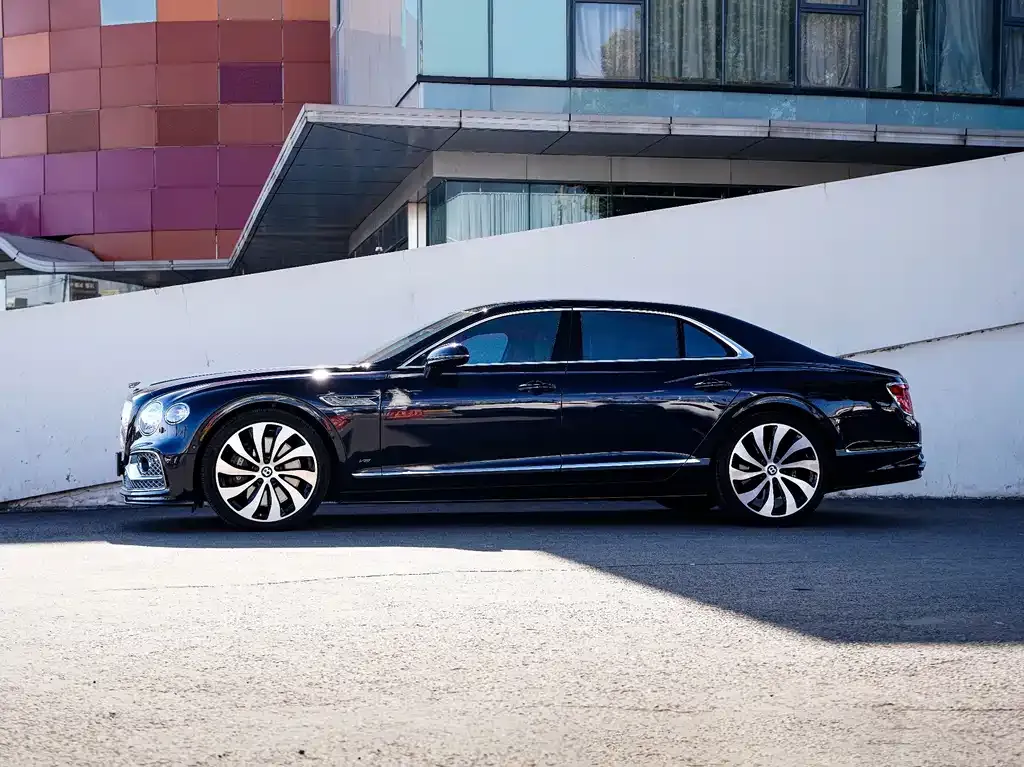 Bentley Flying Spur — фото 4