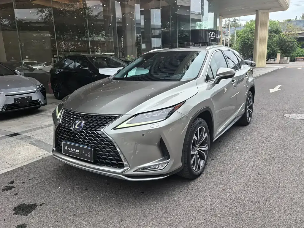 Lexus RX — фото 1