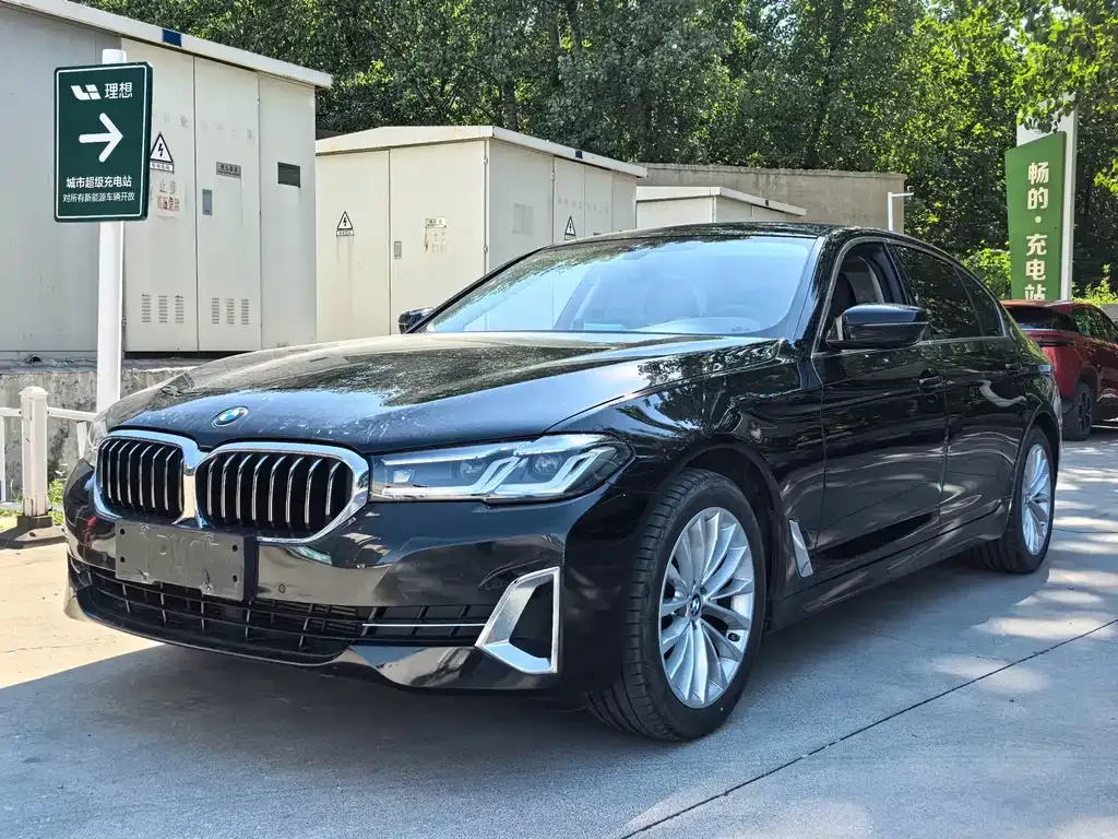 BMW 5 Series — фото 1