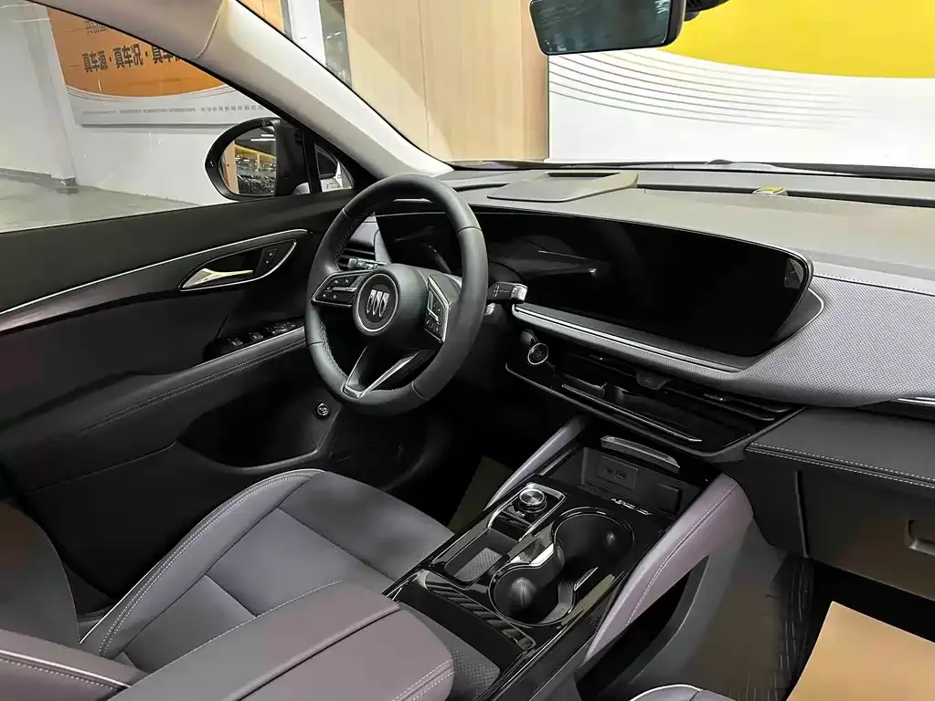 Buick Envision Plus — фото 10