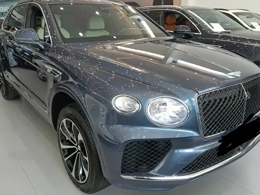 Bentley Bentayga — фото 1