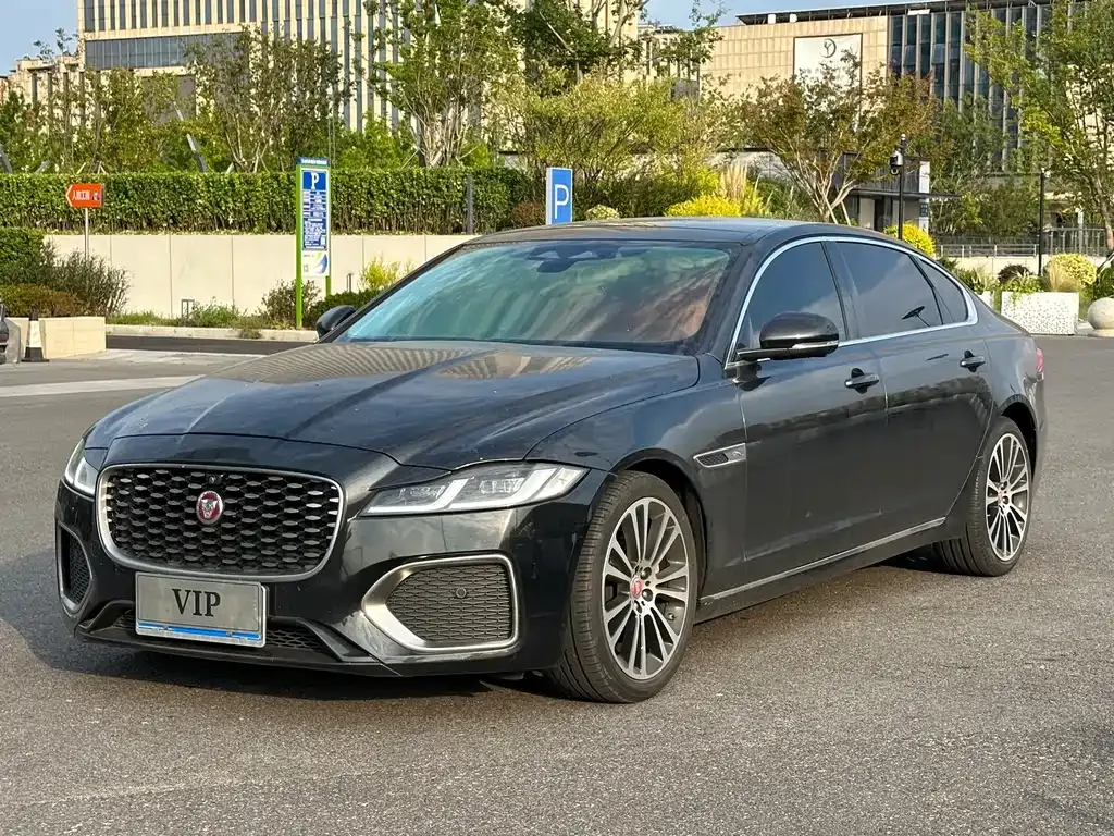Jaguar XFL — фото 1