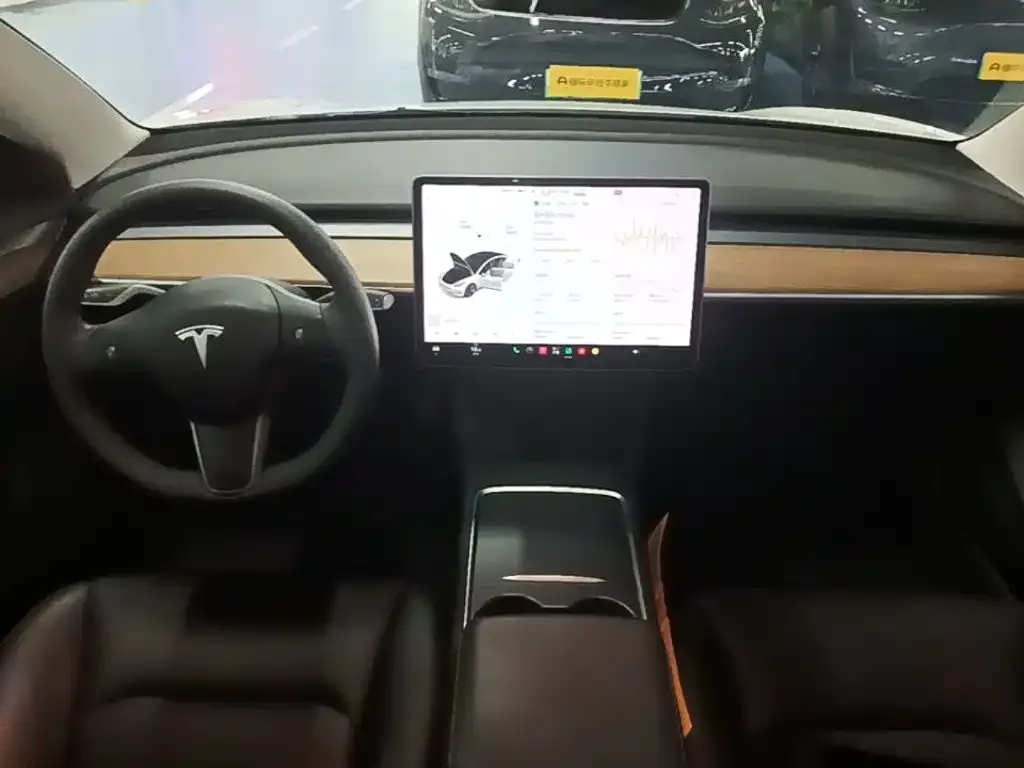 Tesla Model 3 — фото 6
