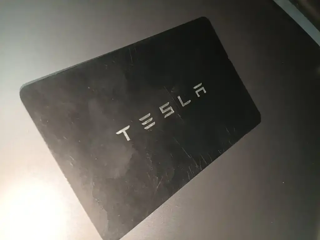 Tesla Model 3 — фото 4