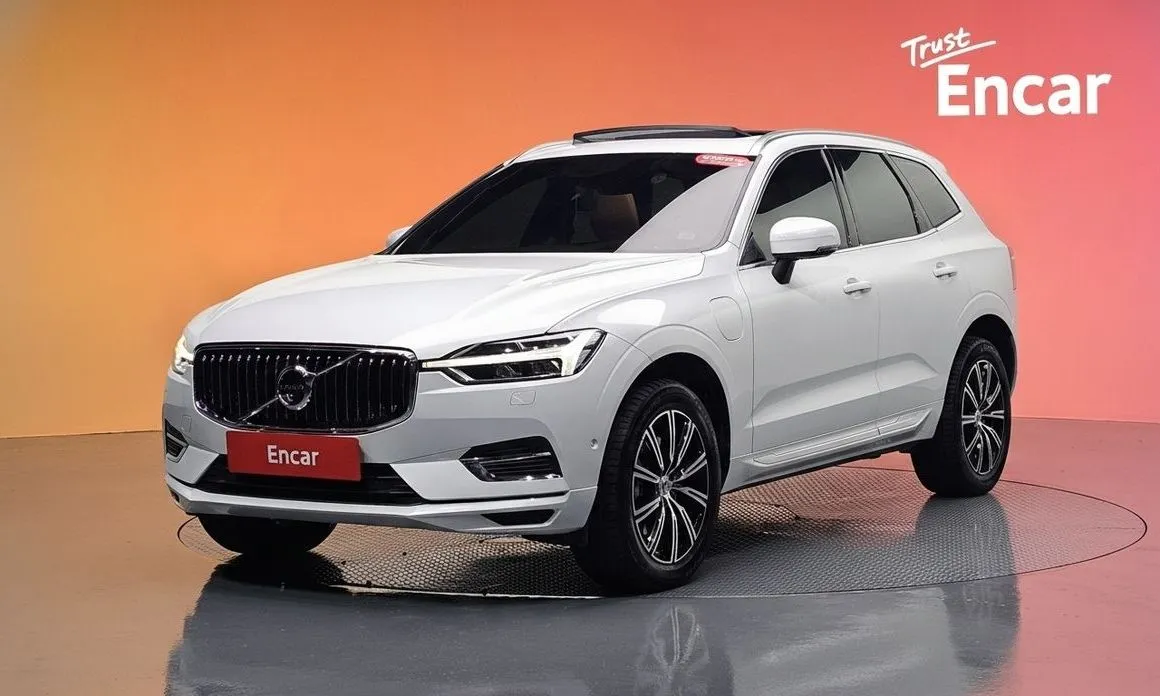Volvo XC60 — фото 1