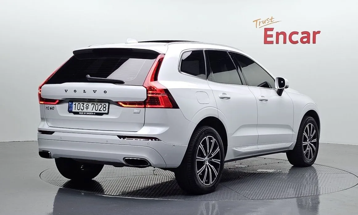 Volvo XC60 — фото 2