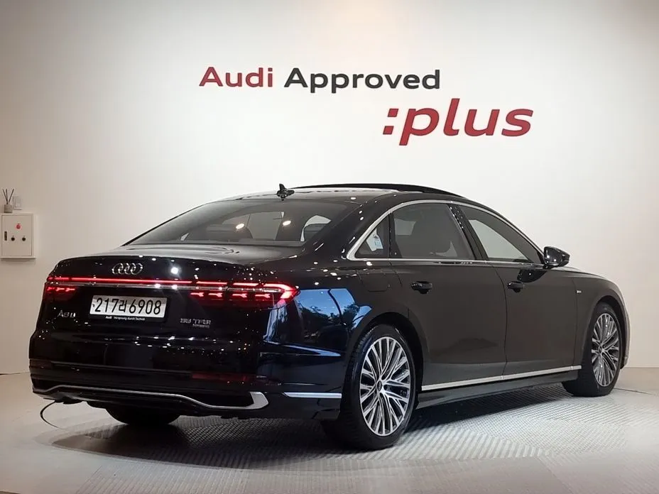 Audi A8 — фото 6