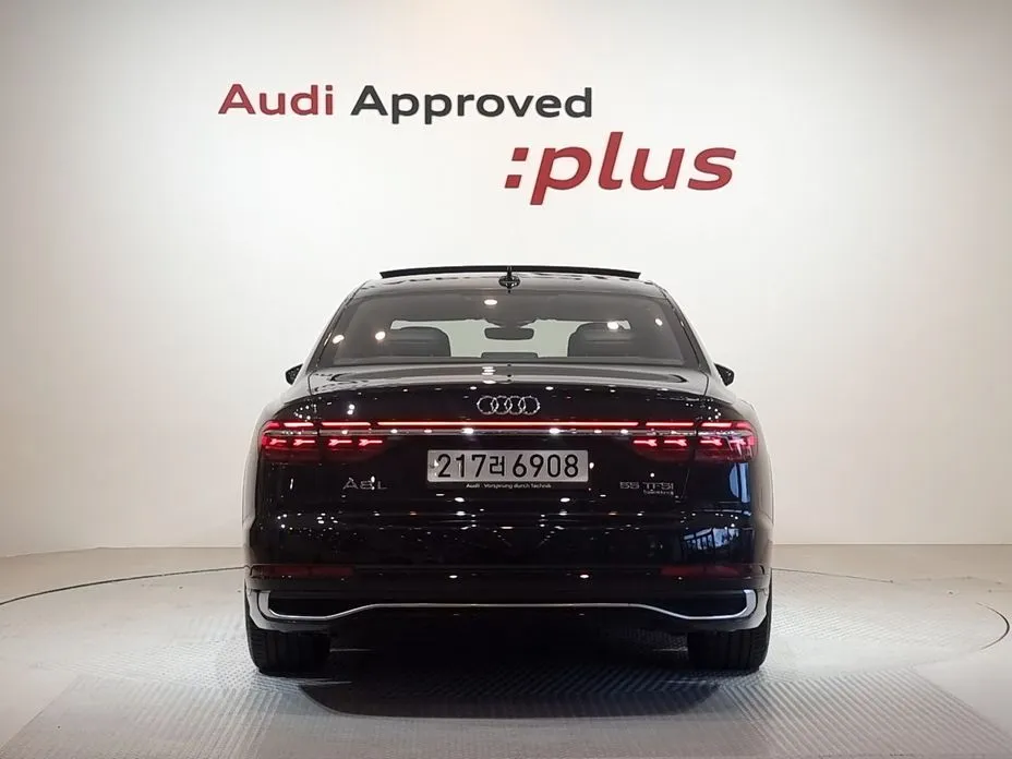 Audi A8 — фото 2