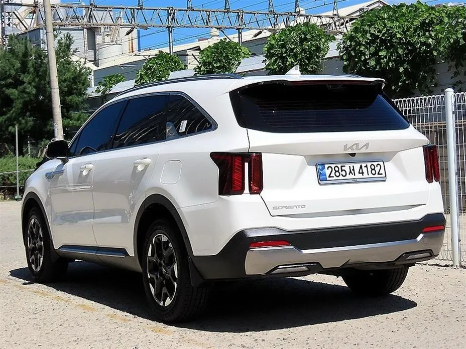 Kia Sorento — фото 6
