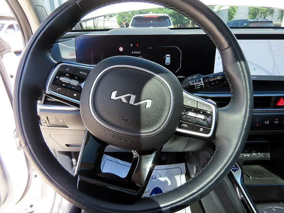 Kia Sorento — фото 10