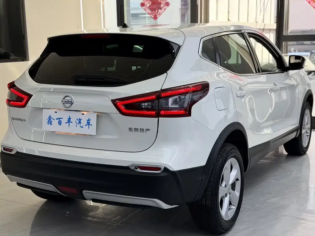 Nissan Qashqai — фото 10