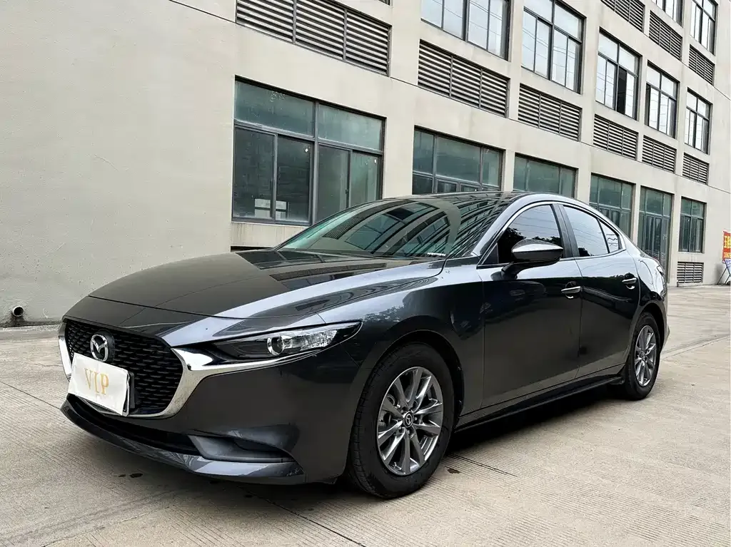 Mazda 3 Axela — фото 1