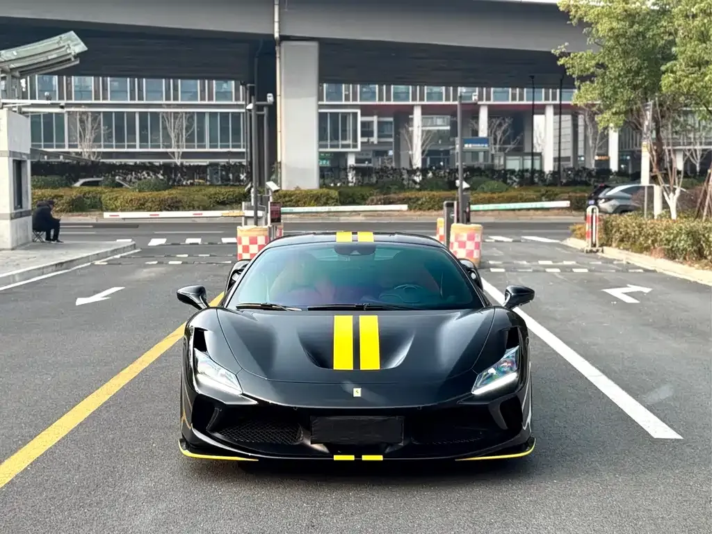 Ferrari F8 — фото 1