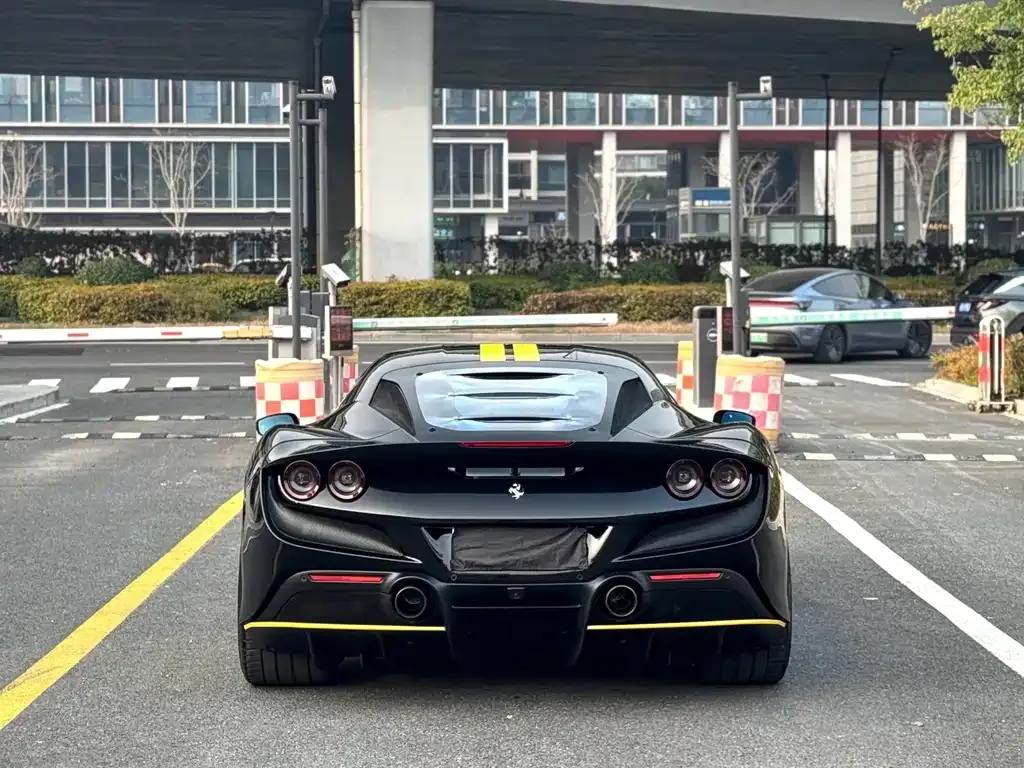Ferrari F8 — фото 4