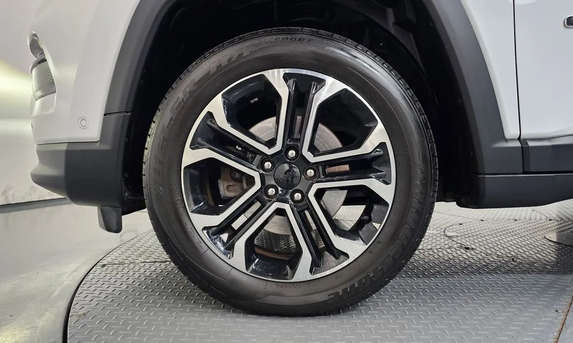 Jeep Compass — фото 8