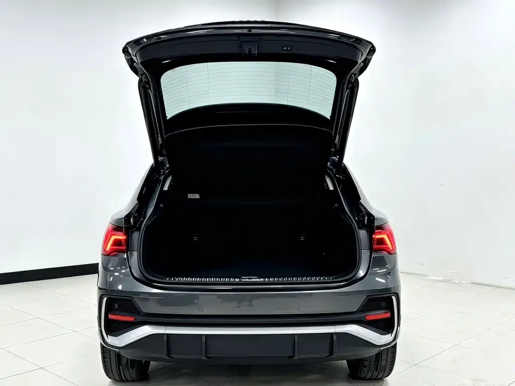 Audi Q3 Sportback — фото 10