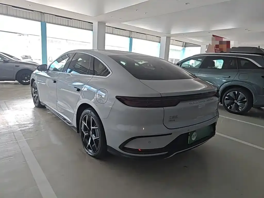 BYD Han — фото 10