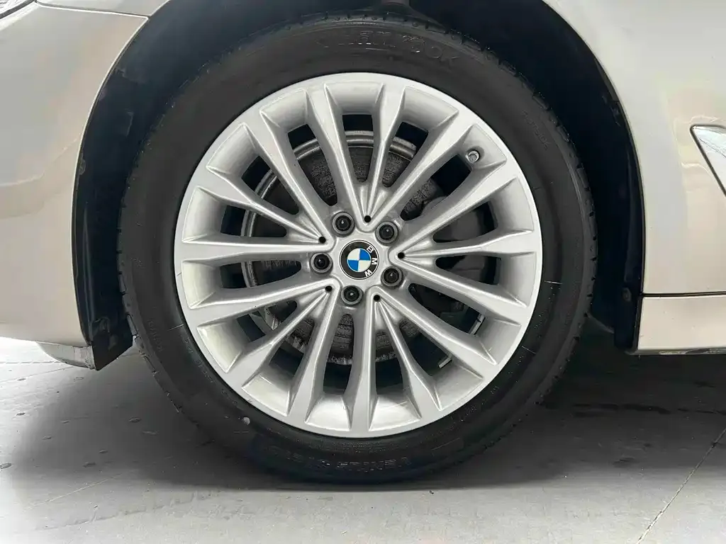 BMW 5 Series — фото 3