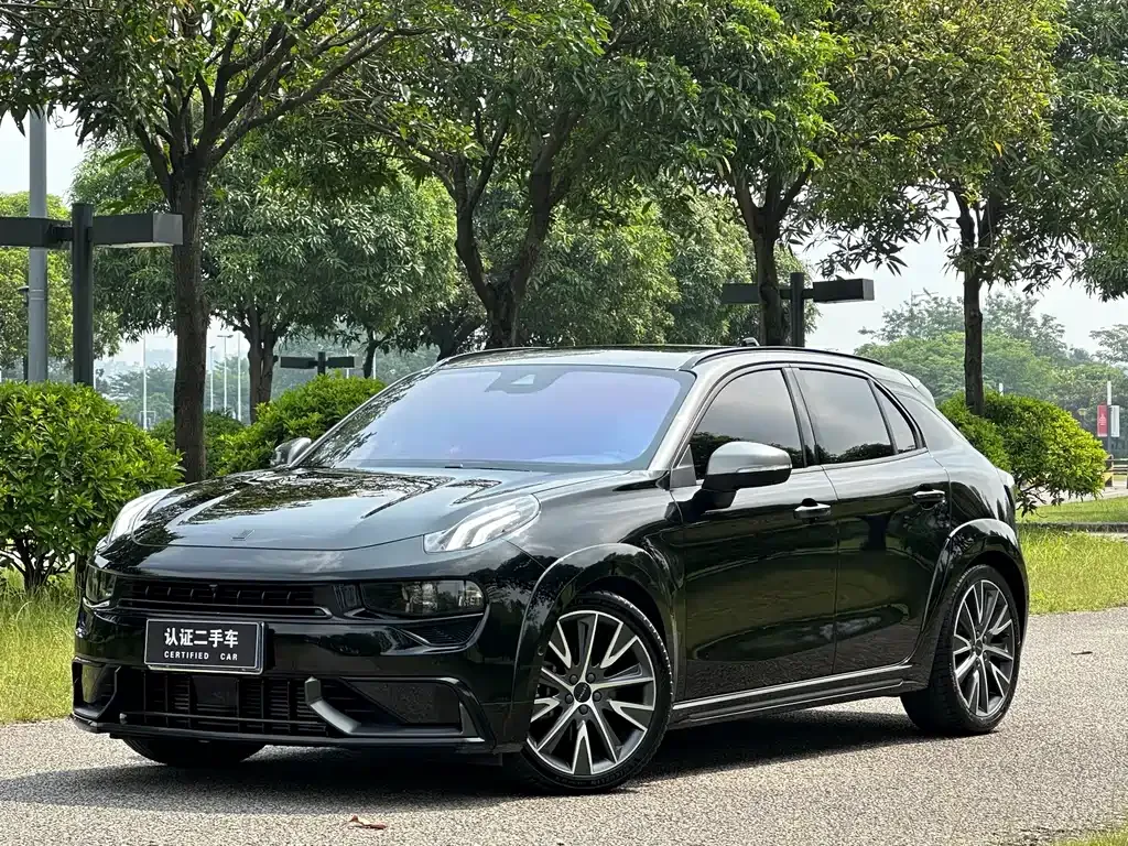 Lynk & Co 02 Hatchback — фото 1