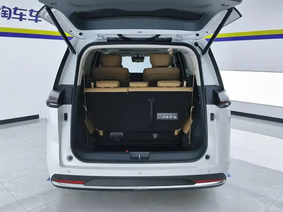 GAC Motor Trumpchi E8 — фото 4