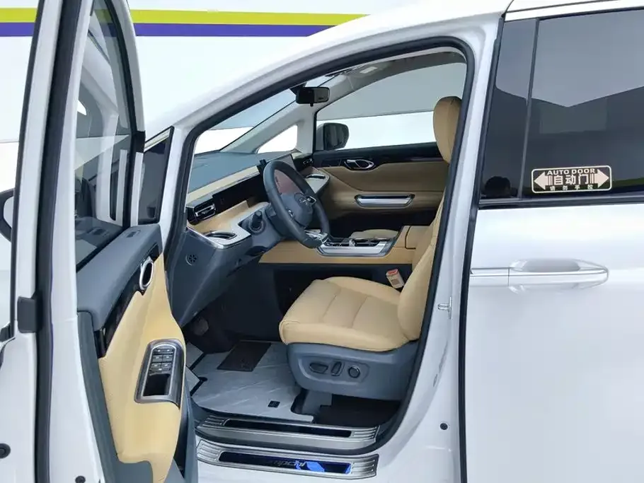 GAC Motor Trumpchi E8 — фото 7
