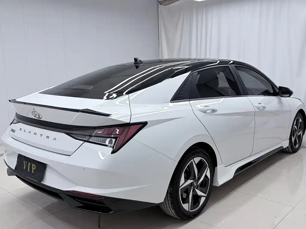 Hyundai Elantra — фото 6