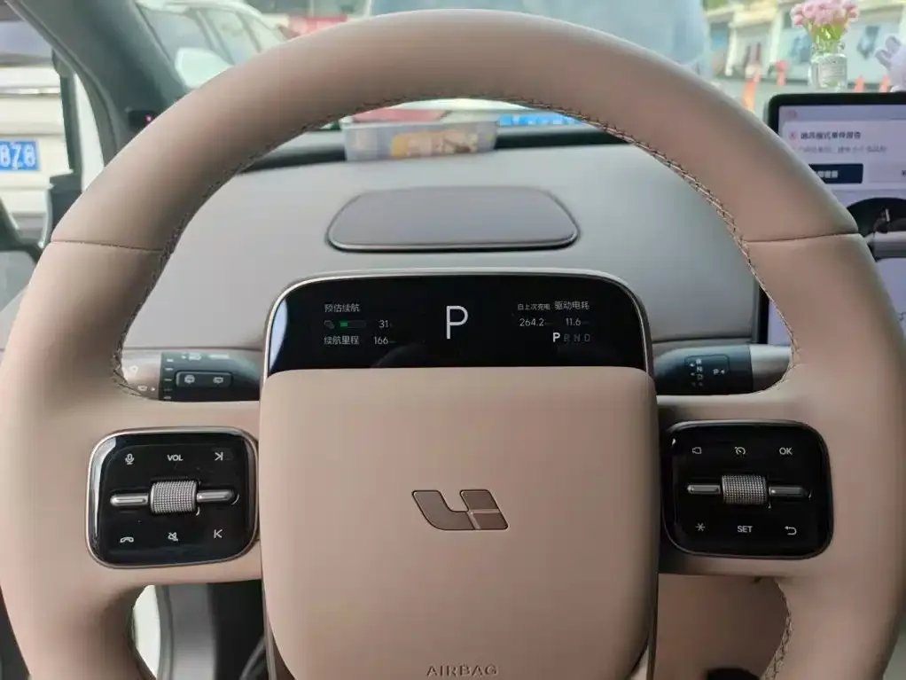 Li Auto Li i6 — фото 2