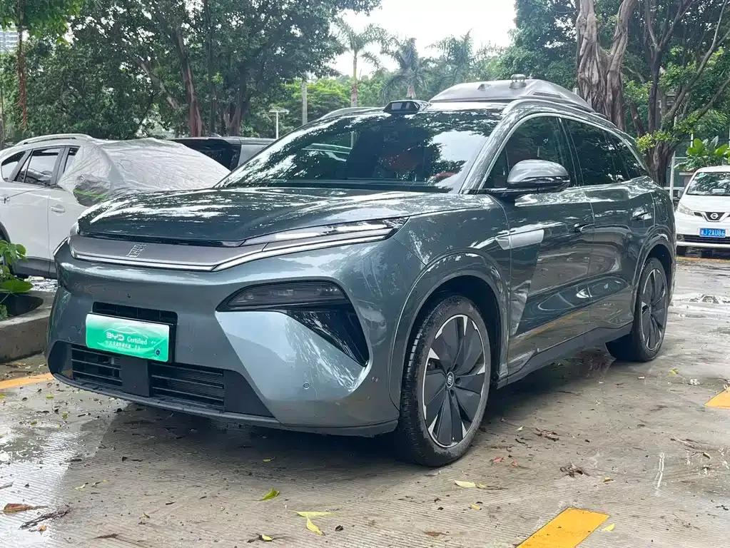 BYD Tang L — фото 1