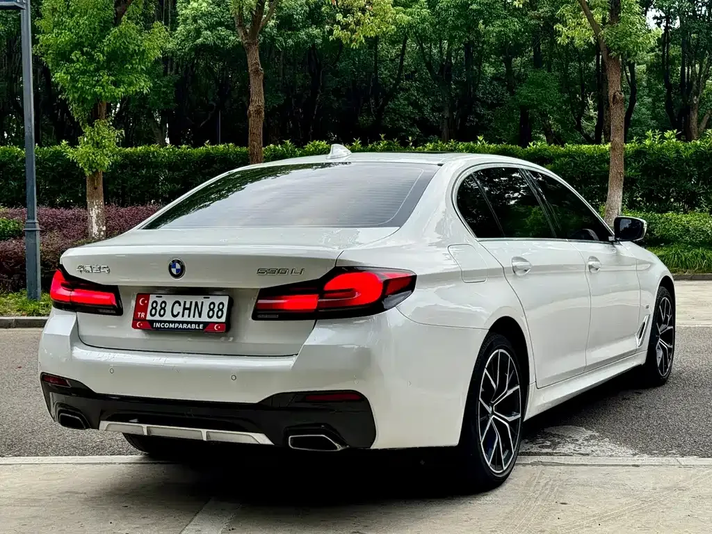 BMW 5 Series — фото 9