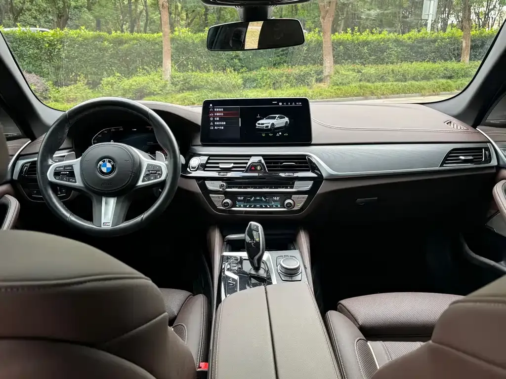 BMW 5 Series — фото 4