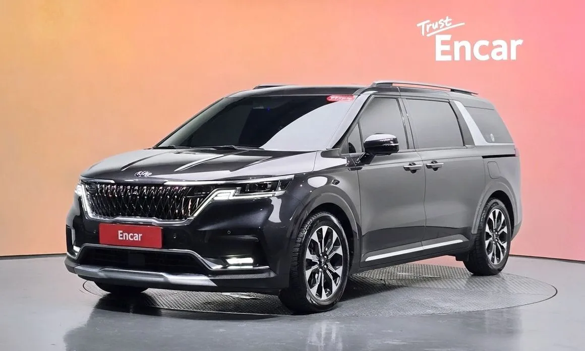 Kia Carnival — фото 1