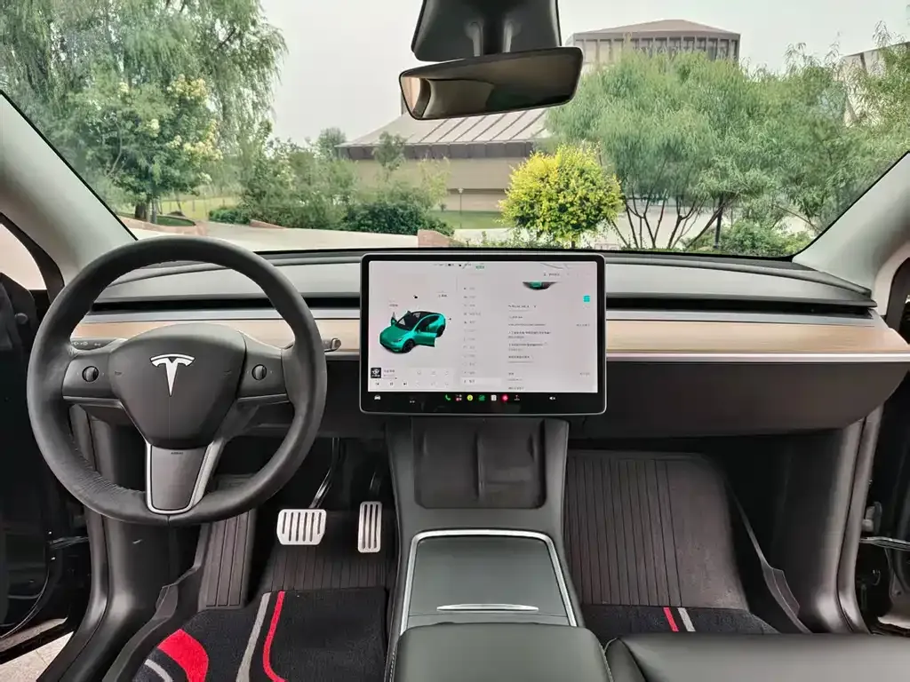 Tesla Model Y — фото 4