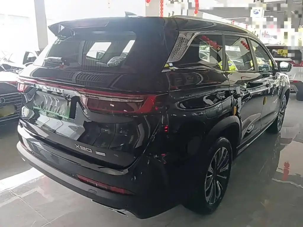 Jetour X90 C-DM — фото 8