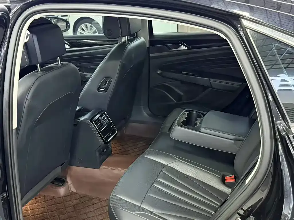 Volkswagen Passat — фото 4